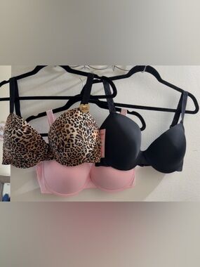Sexy & Cute Juicy Couture T-Shirt Bras (3) Leopard, Black and Pink.